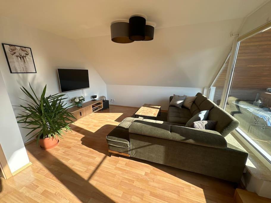 Sonniges & Ruhiges Apartment Mit Balkon Nahe Berlin ซอยเธน ภายนอก รูปภาพ